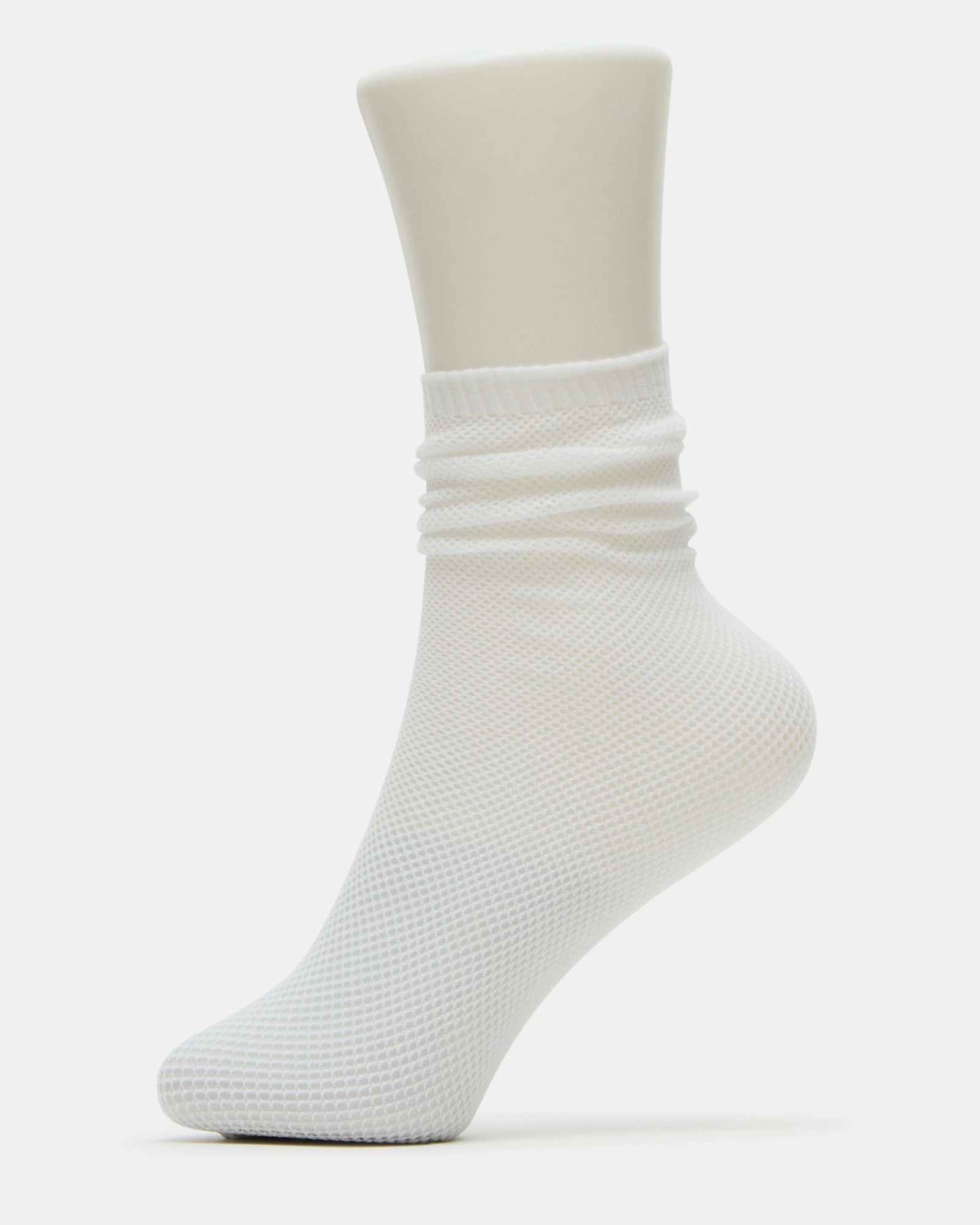 FISHNET SHLOUCHY CREW SOCKS White Women's Quarter Socks | Steve Madden