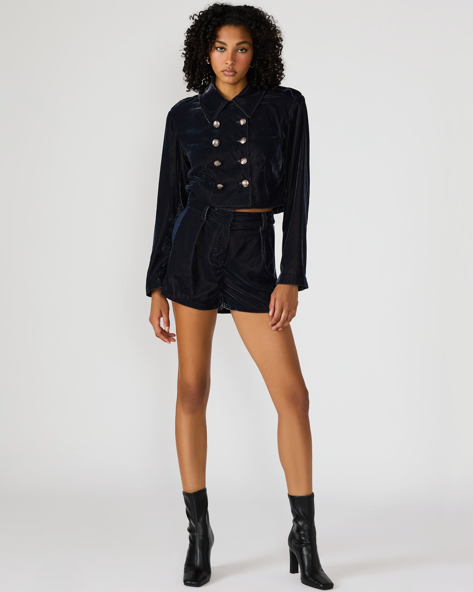MINNETTA Indigo Haze Velvet Women's Shorts | Steve Madden