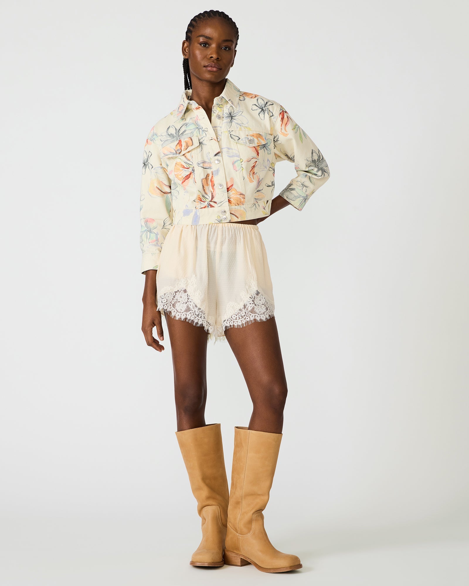 DAISEE Birch White Elastic Lace-Detail Women's Shorts | Steve Madden
