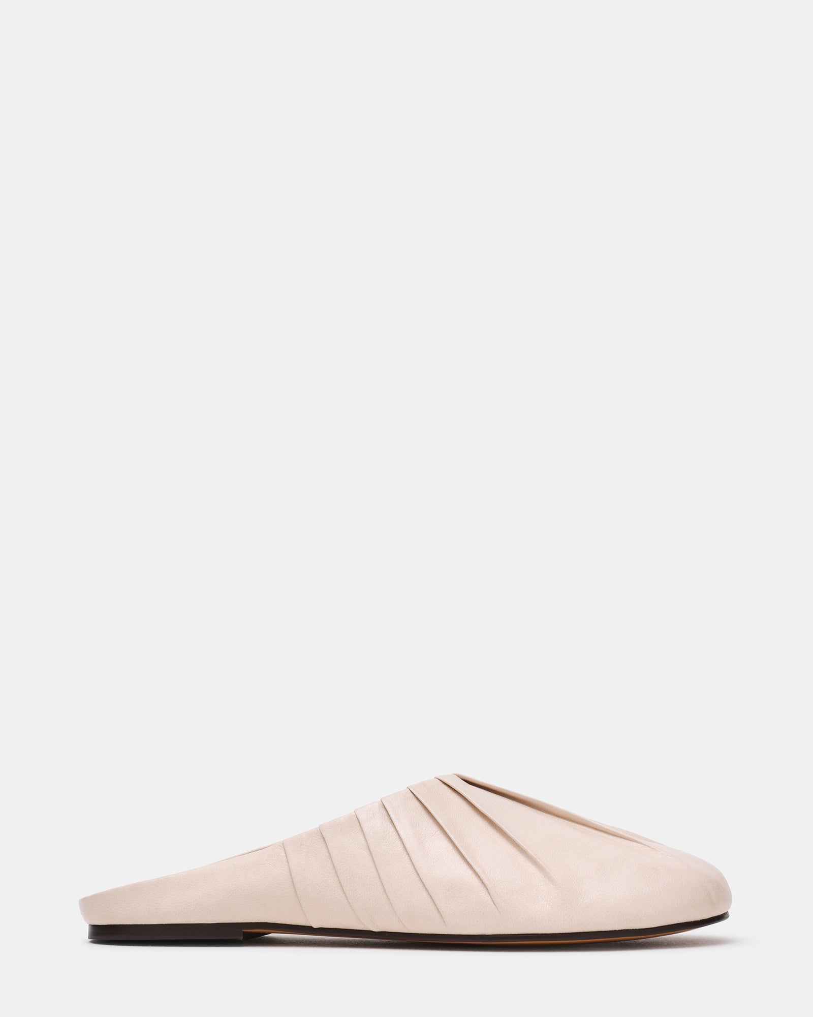LOOM White Leather Mule Slip-On Pleated Women's Flat | Steve Madden