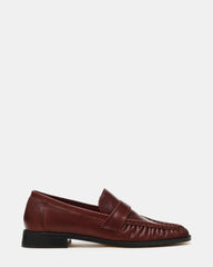 RONIE Mahogany Leather Scrunched Women's Loafer | Steve Madden