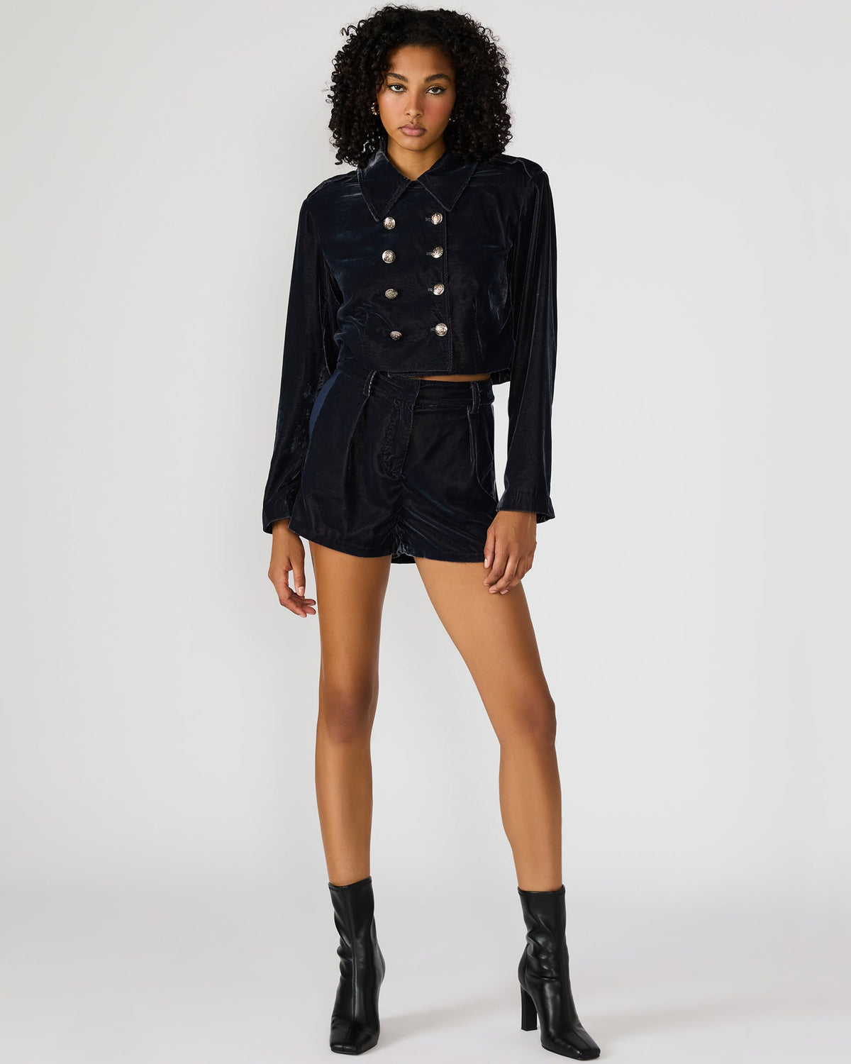MINNETTA Indigo Haze Velvet Women's Shorts | Steve Madden