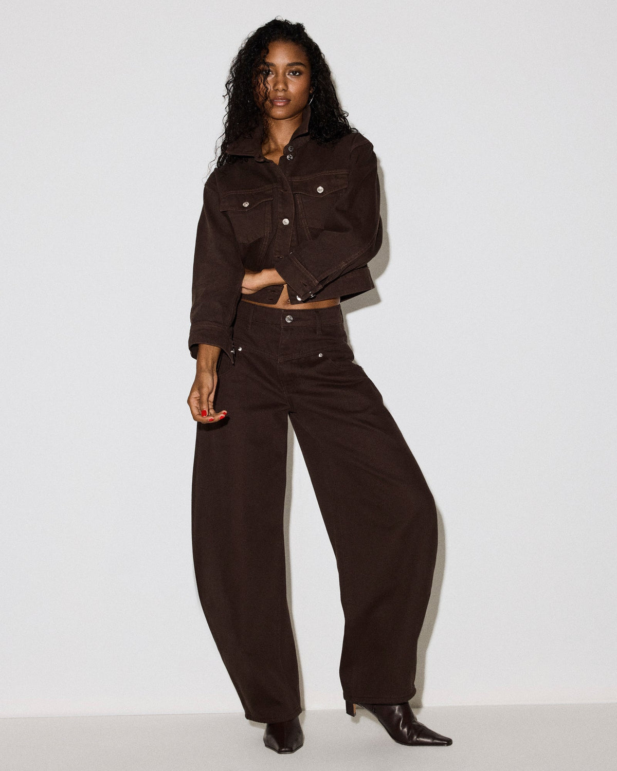 THE TRIBECA Espresso High-Rise Jumbo Curve Leg Denim Women's Jeans | Steve Madden